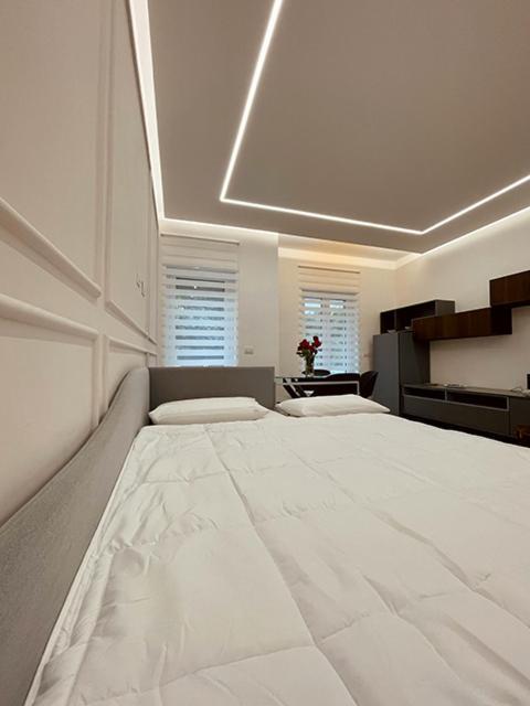 M Luxury *