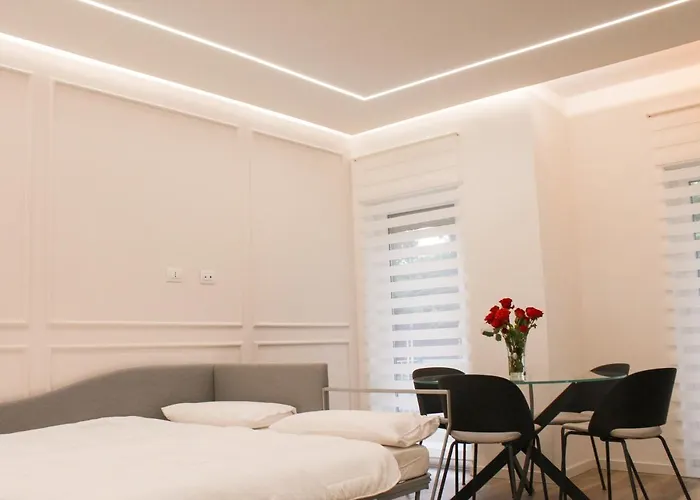 M Luxury Home Napoli