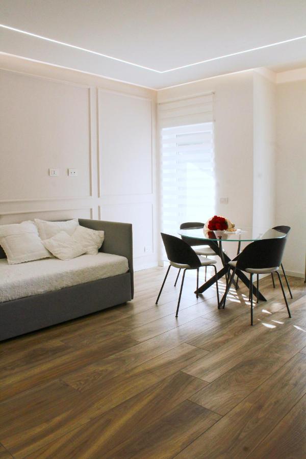 M Luxury Apartment *