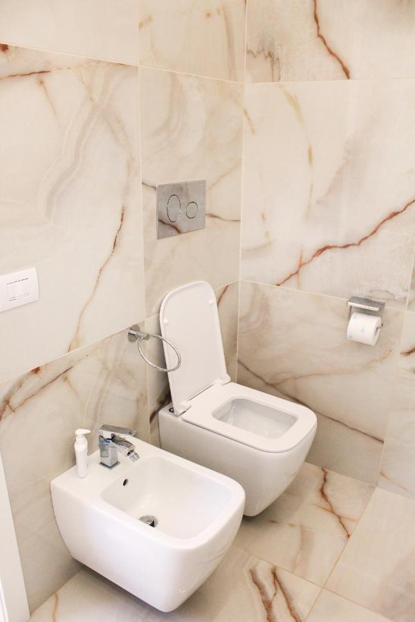 M Luxury * Naples